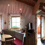 Wellnessappartements Margit Daire *